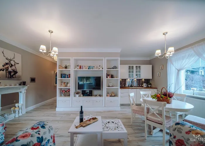 Dolina Wikingow Urnes 01 * Szklarska Poręba